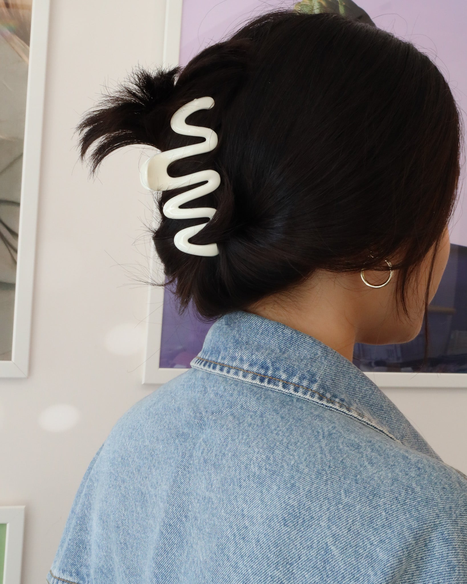 Gigi White Hairclip