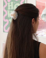 Scallop White Hairclip