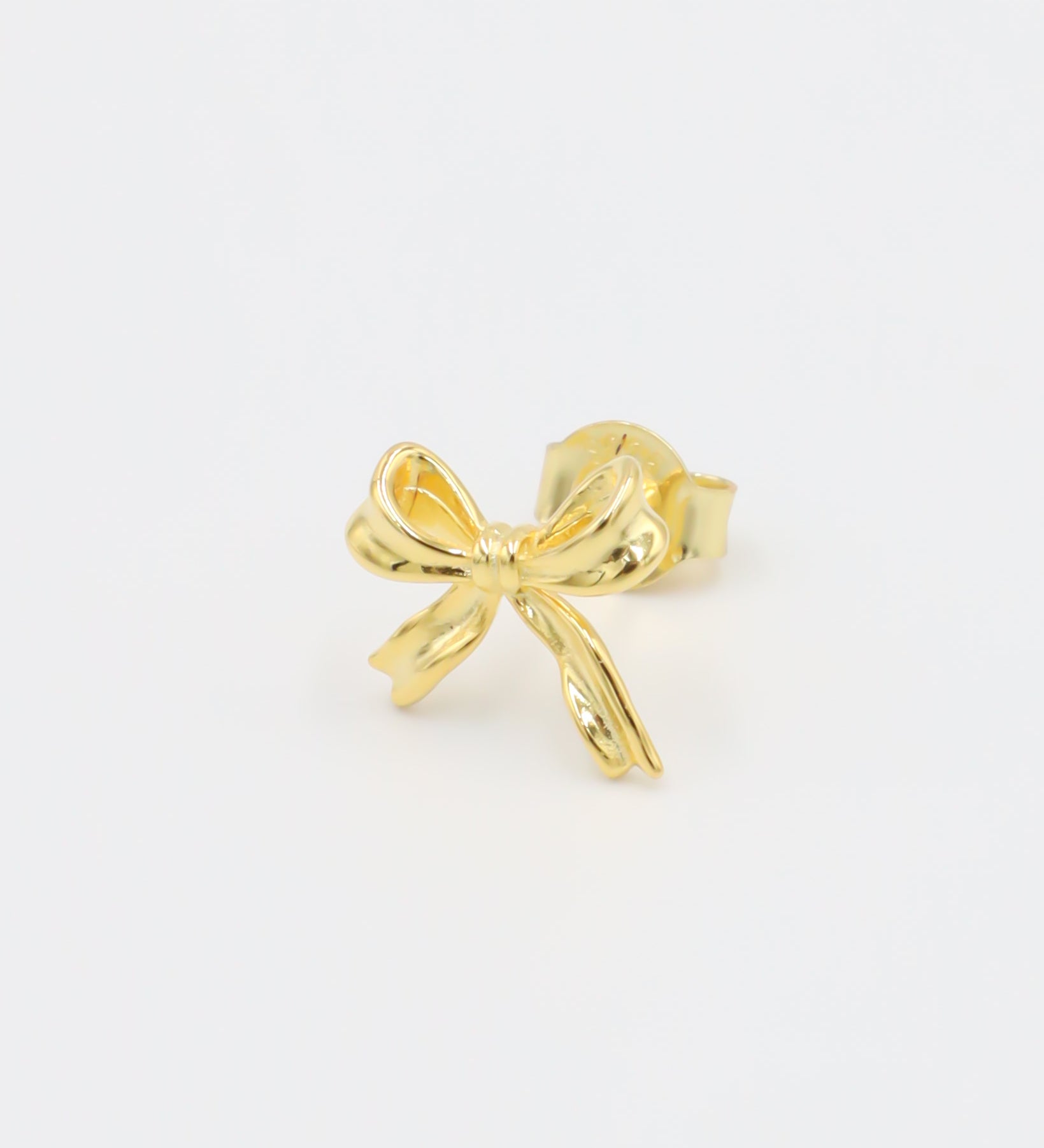 BowGoldStud1.jpg