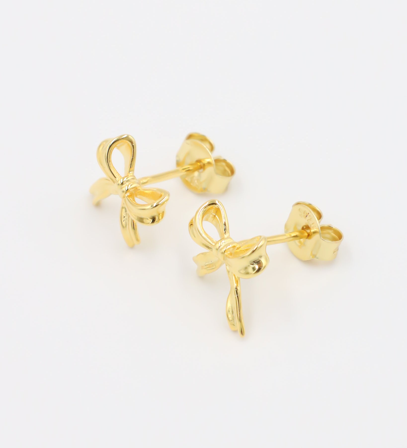 BowGoldStud3.jpg