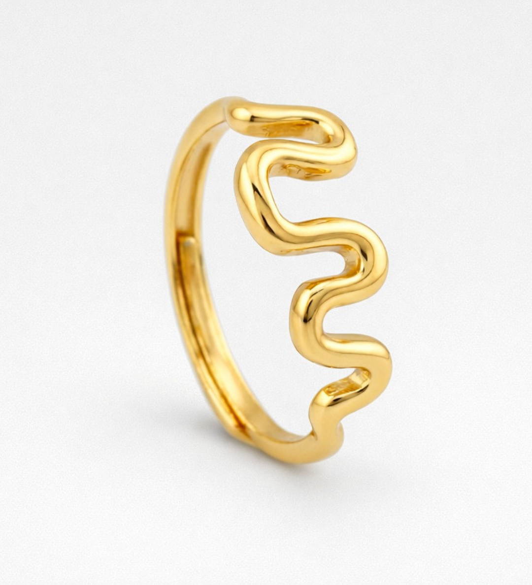 Carmy_Ring_Gold_aa94bb5d-8632-4f85-89a8-d2b7a34fbf96.png