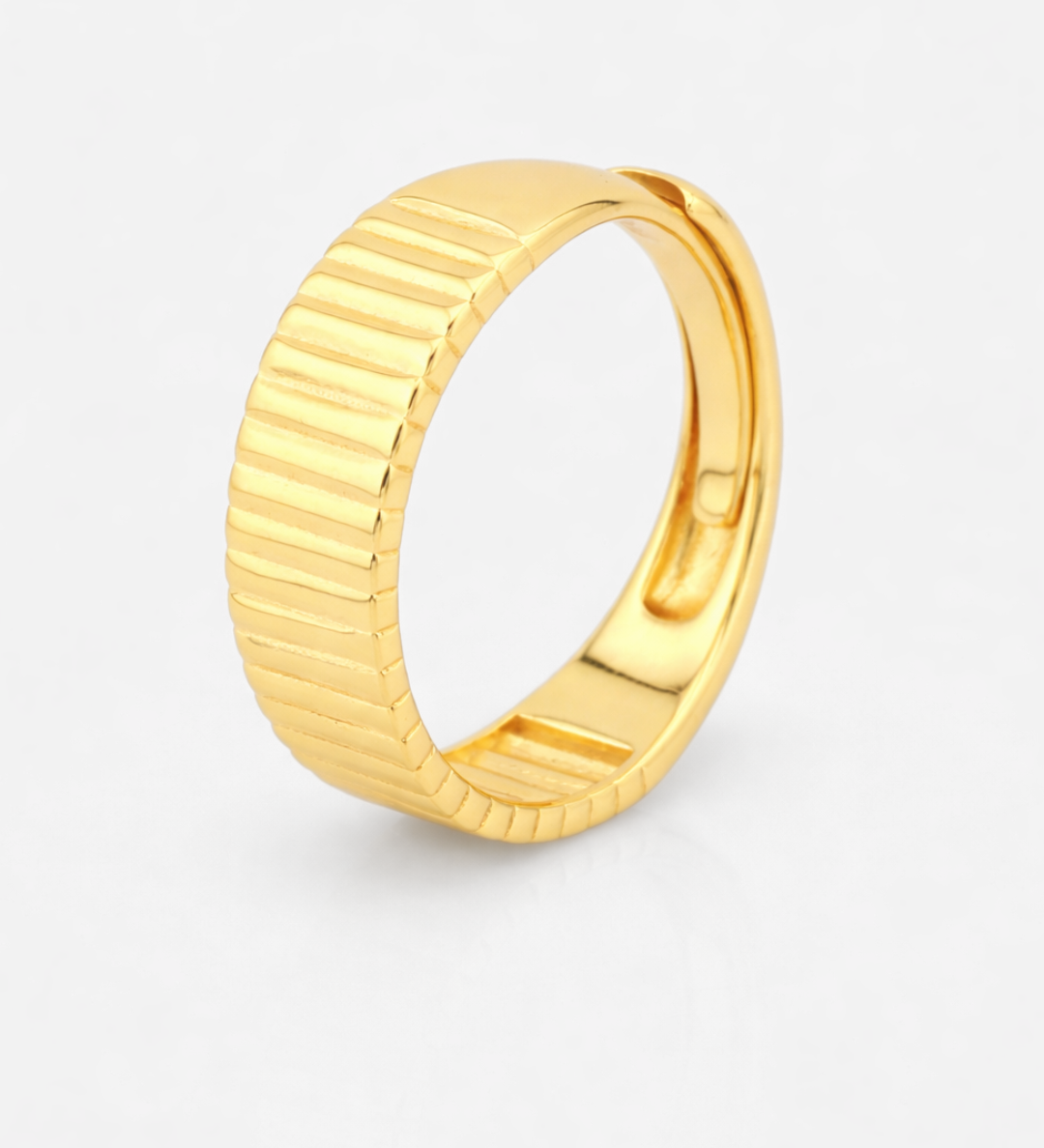 Kim_Ring_Gold_Large_400158fd-af87-480f-88b3-e25c5640a356.png