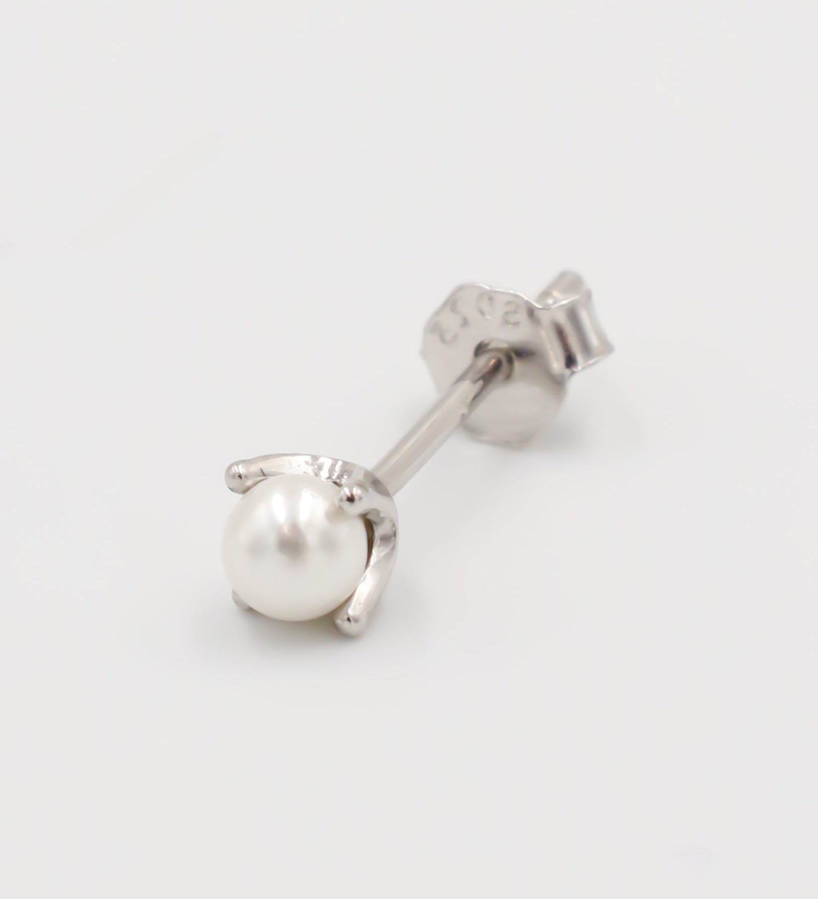 Niva_Earrings_Silver_Single.jpg