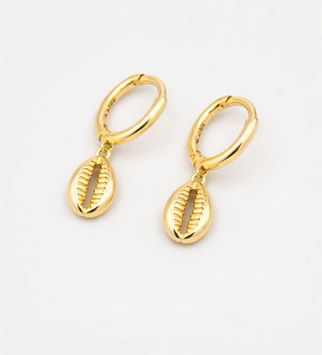 Shelly_Earring_Gold_Pair.png