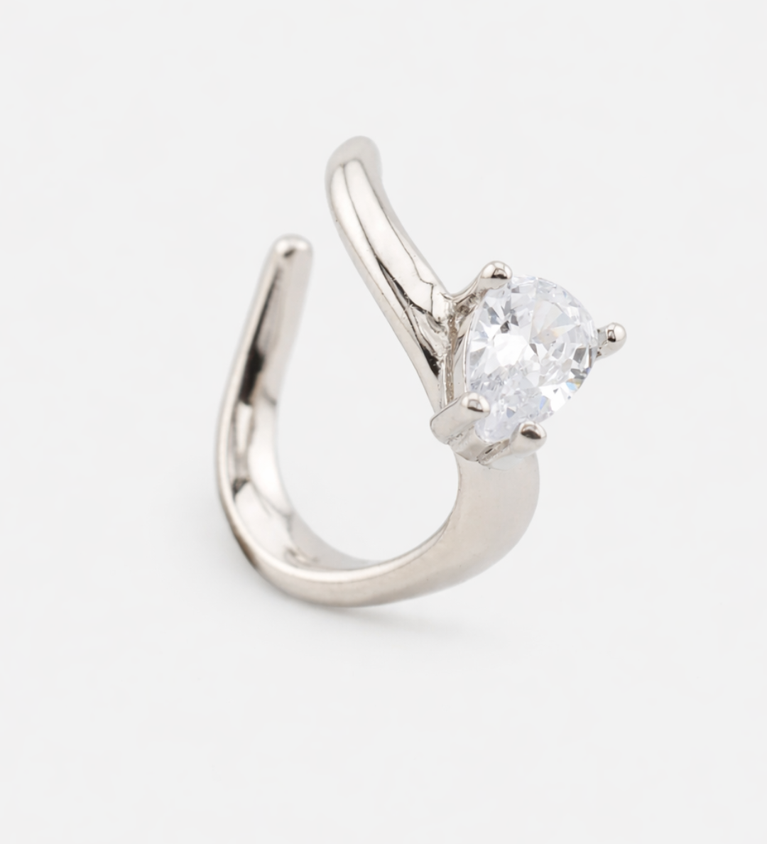 Vere_EarCuff_Silver_1.png