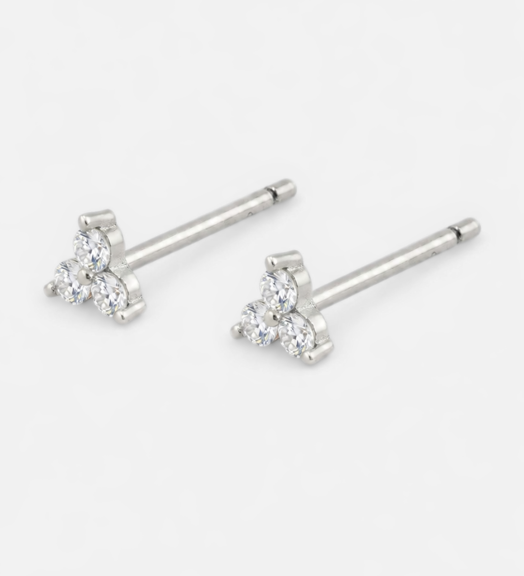 Vivian_Earring_Silver_White_Silver_Pair.png