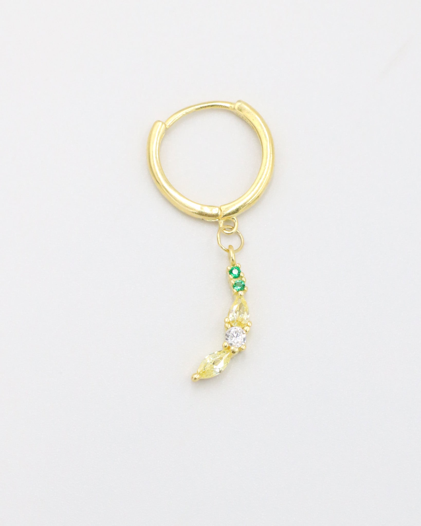 Single banana-shaped earring in gold-plated sterling silver with yellow and green zirconia stones.