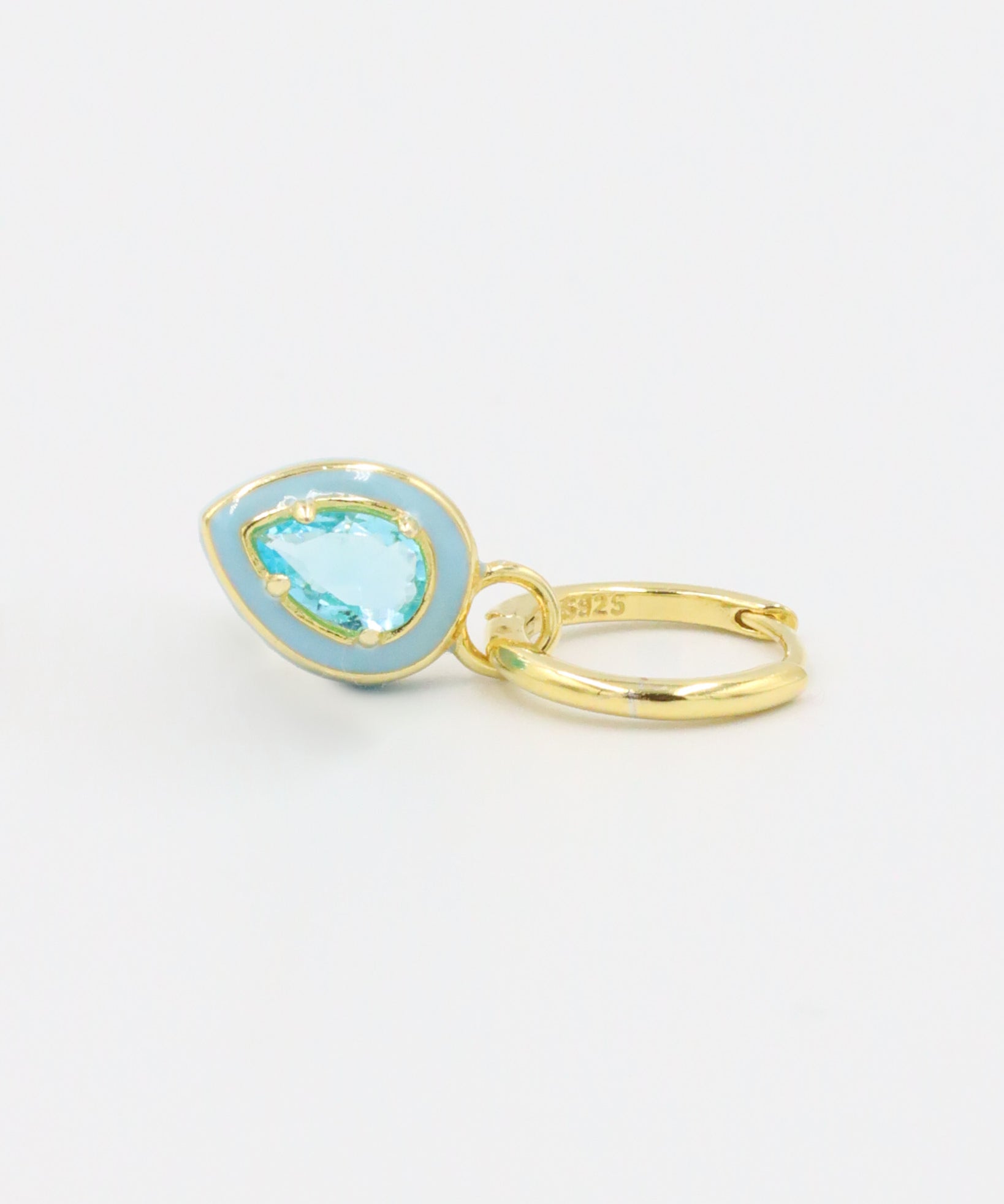 Single Cindy Blue earring in gold-plated sterling silver with a light blue enamel detail and a sparkling zirconia stone.